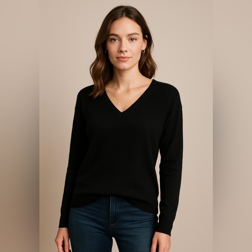 ✨ Lurex V-Neck Sweater – Black, Size S ✨